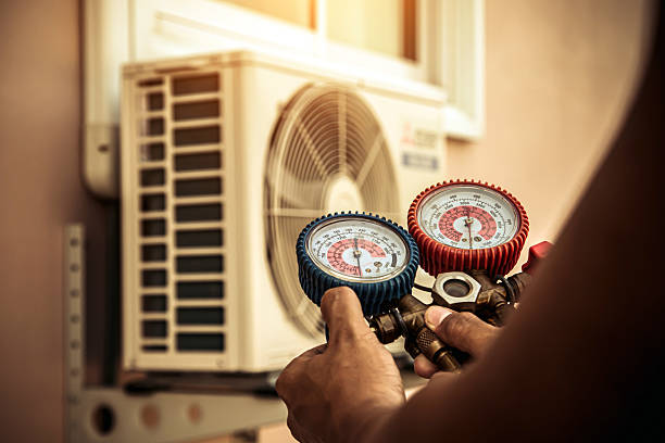 Professional Hvac technician working in Vacaville, CA